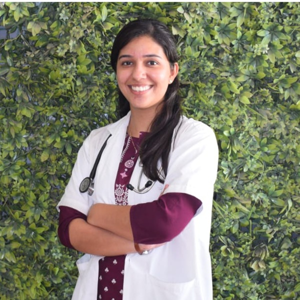 Dr. Nikita Tiwari – Physician and Chest Specialist in Prayagraj